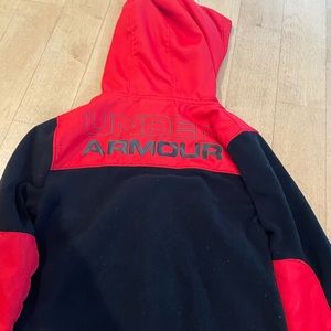 Under Armour boys zip up jacket size 5